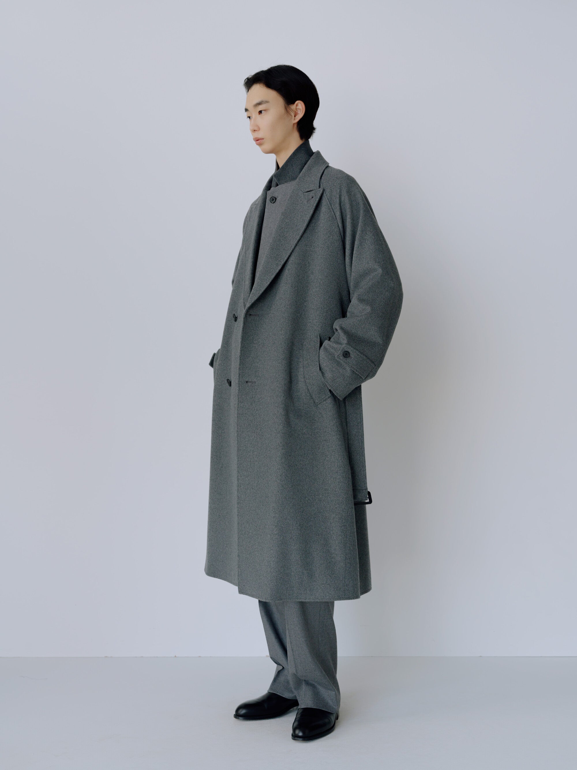 WOOL CASHMERE OVERSIZED PEAK LAPEL CHESTER COAT