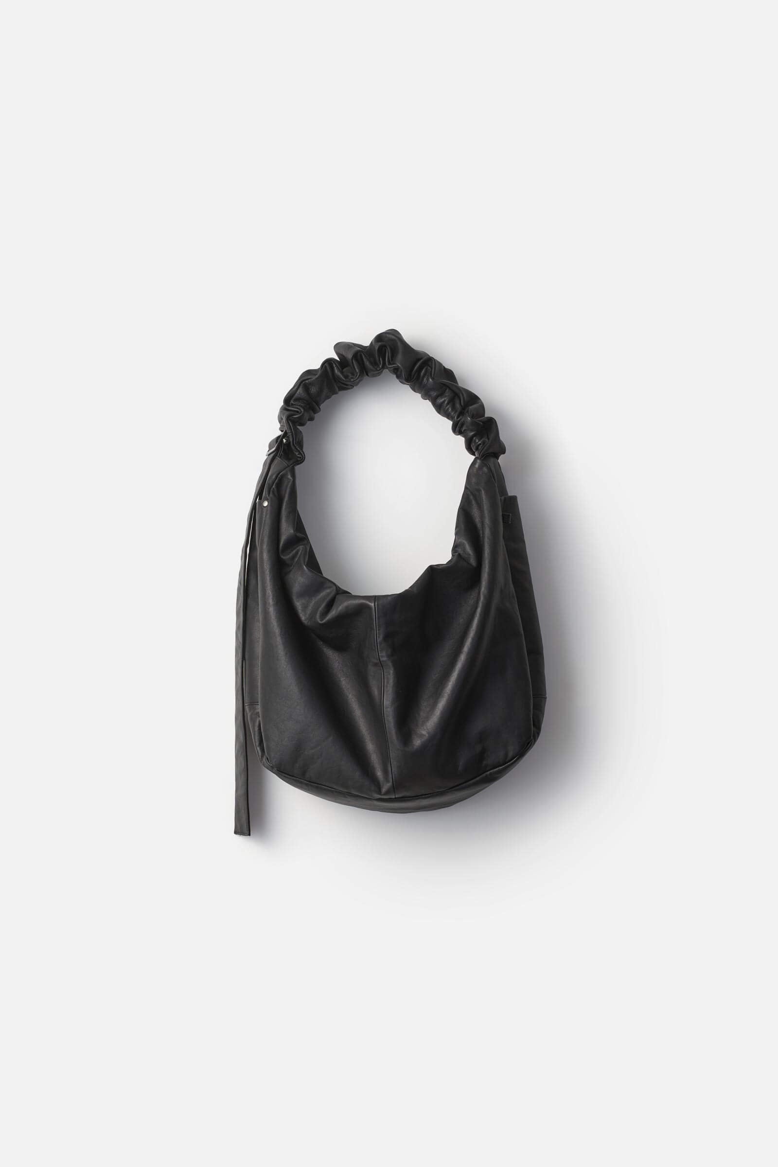 SHIRRING HANDLE LEATHER SHOULDER BAG