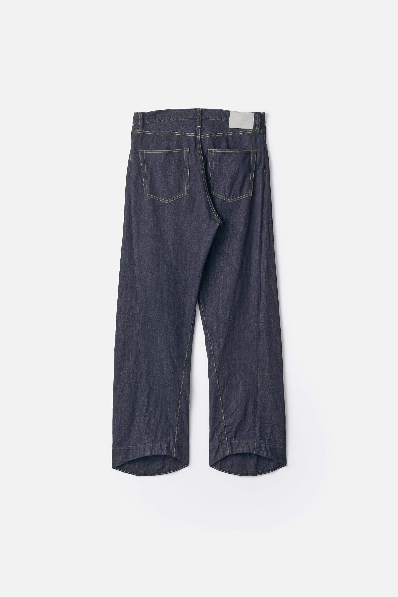 TWIST CUT DENIM JEANS